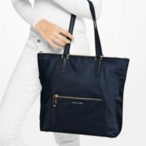 Michael Kors Carmen Tote in Black